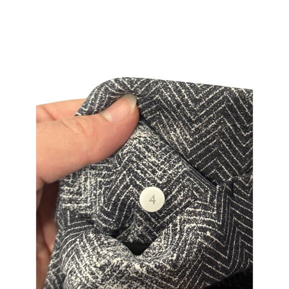 Lululemon Black Herringbone‎ Crop Mesh Leggings
Size 4 - Picture 2 of 4